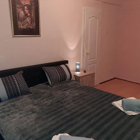 Krin Apartman Subotica Bagian luar foto